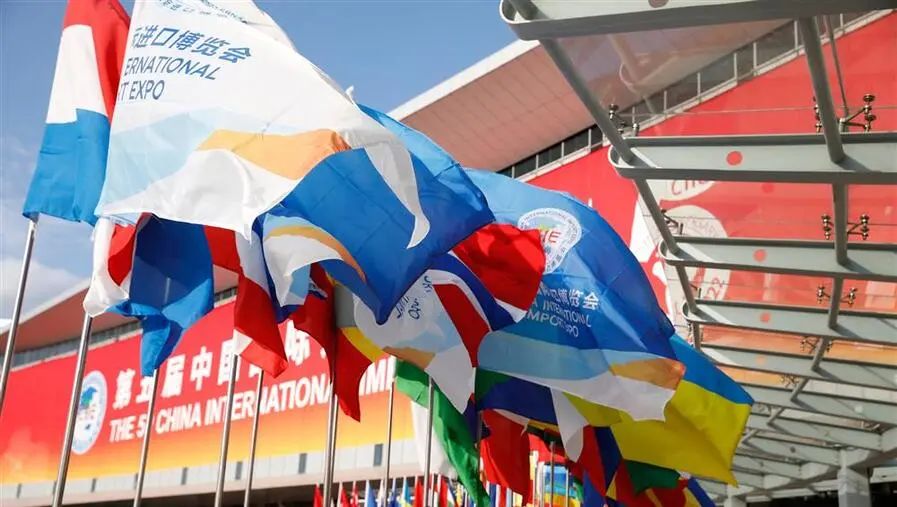 加速上市！進(jìn)博會(huì)上，醫(yī)藥巨頭公布新冠藥物最新進(jìn)展